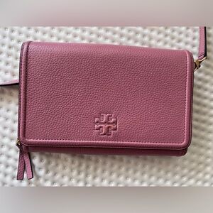 NWT TORY BURCH THEA FLAT WALLET CROSSBODY - PINK
